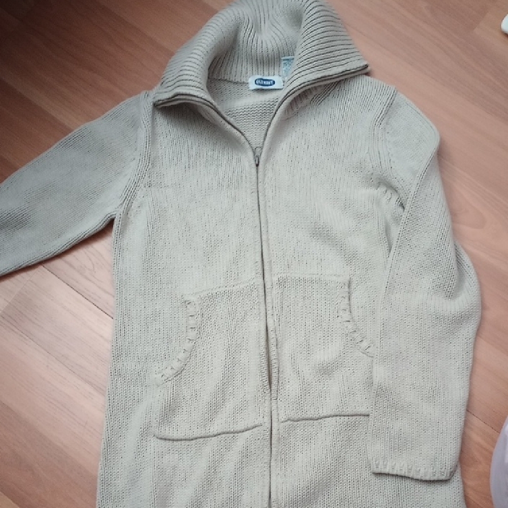 Old Navy Light Gray Knit Sweater